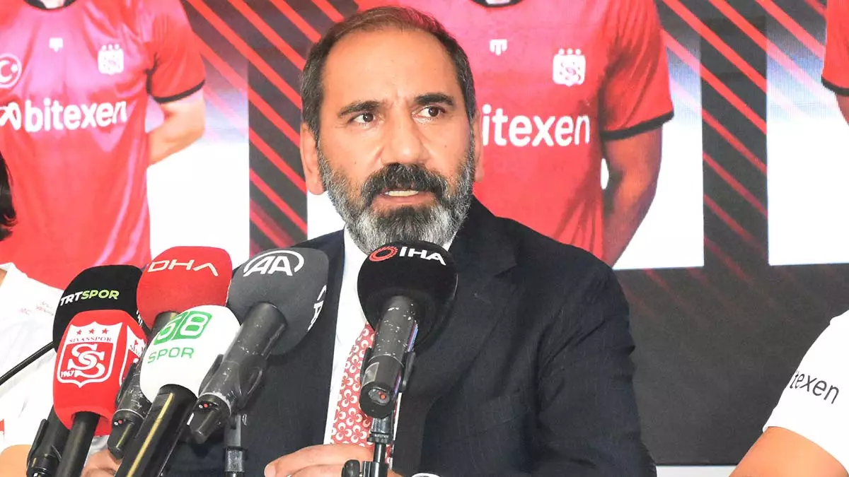 Sivassporun yeni transferleri icin imza toreni 1 - spor haberleri - haberton
