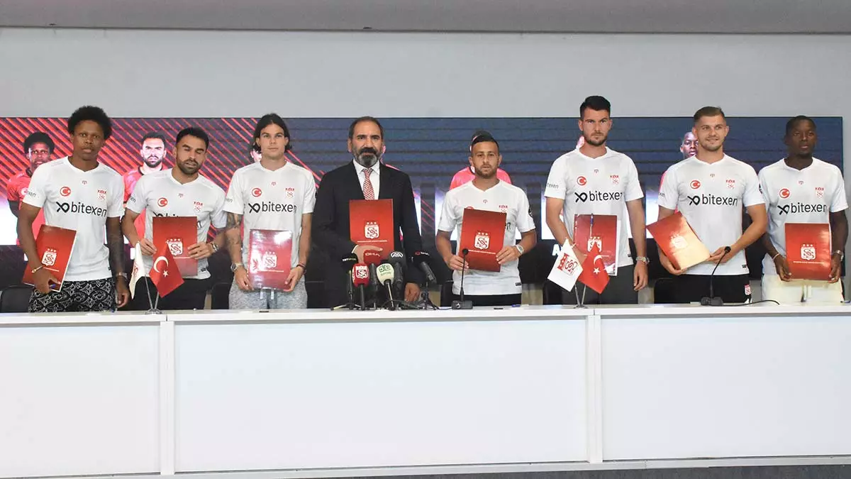 Sivassporun yeni transferleri icin imza toreni 2 - spor haberleri - haberton