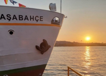 Tarihi Paşabahçe Vapuru mavi sulara geri döndü