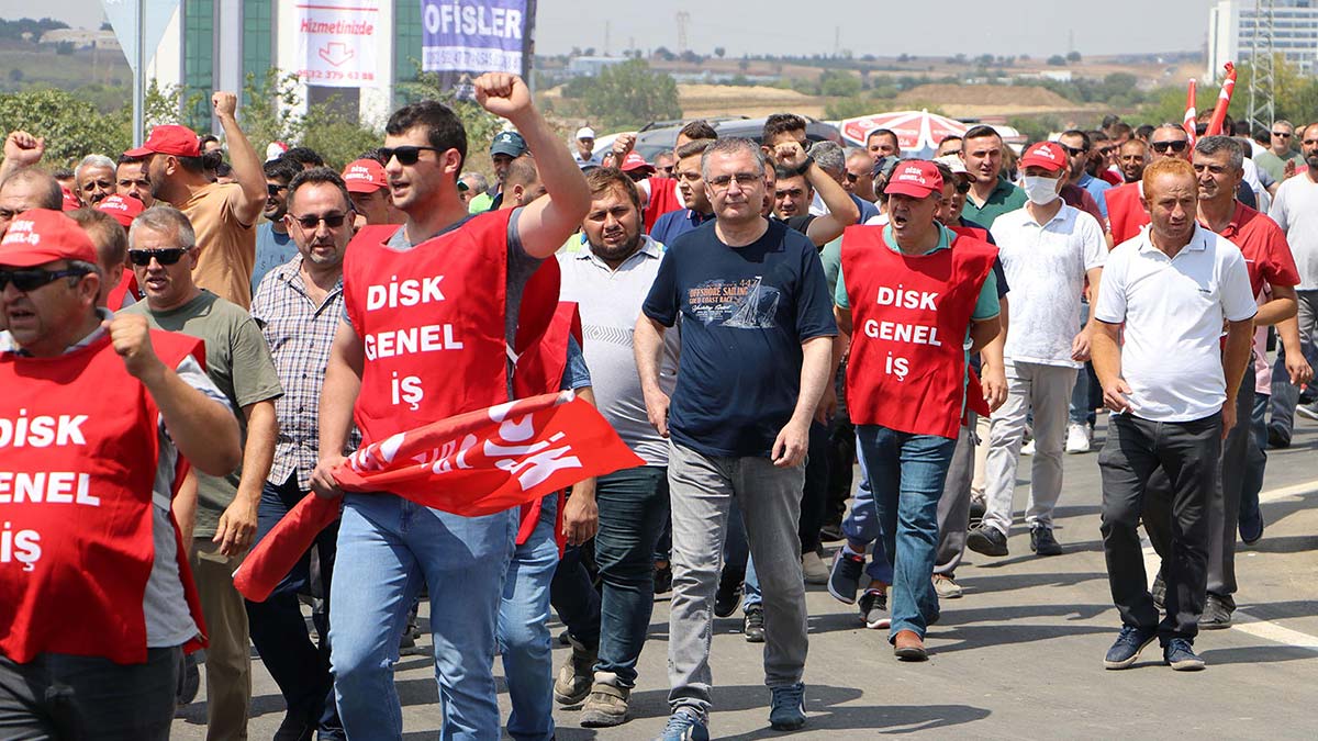 Tekirdağ Büyükşehir Belediyesi'nde ek zam eylemi