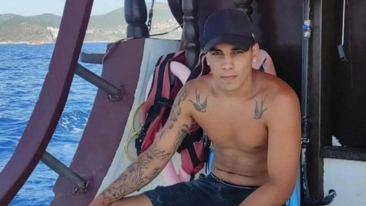 Teknenin pervanesi ayağını kopardı