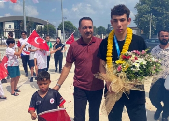 Tekvandocu Furkan Münir'e memleketinde karşılama