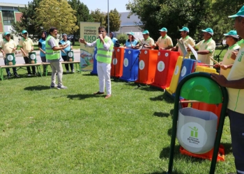 Temizlik işçilerinin ritim grubu konserlere başlıyor