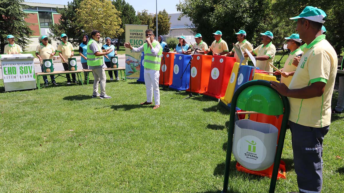 Temizlik işçilerinin ritim grubu konserlere başlıyor