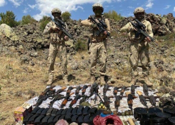 Tendürek'te PKK'ya ait cephane ele geçirildi