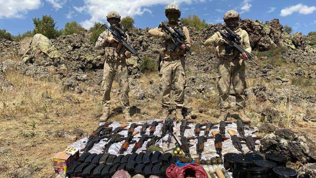 Tendürek'te PKK'ya ait cephane ele geçirildi