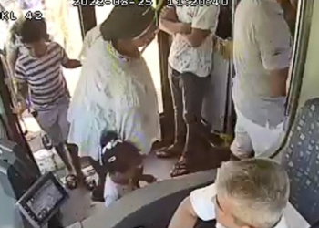 Turist aile, çocuğunu otobüste unuttu