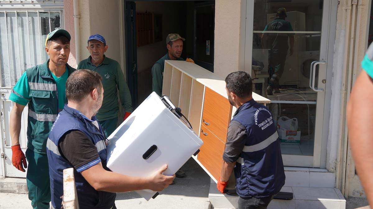 Üniversite öğrencilerine ücretsiz nakliye hizmeti