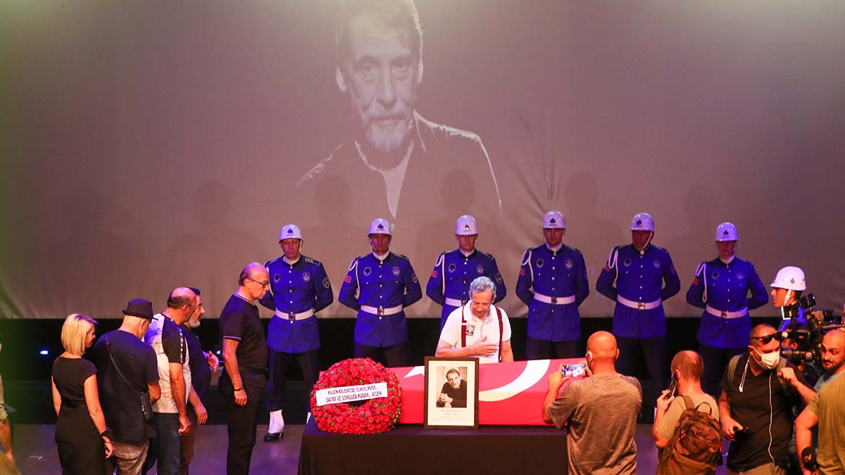 Usta oyuncu Civan Canova'ya cenaze töreni