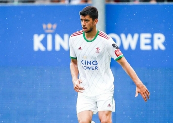 Valencia, Cenk Özkacar'ı 1 yıllığına kiraladı