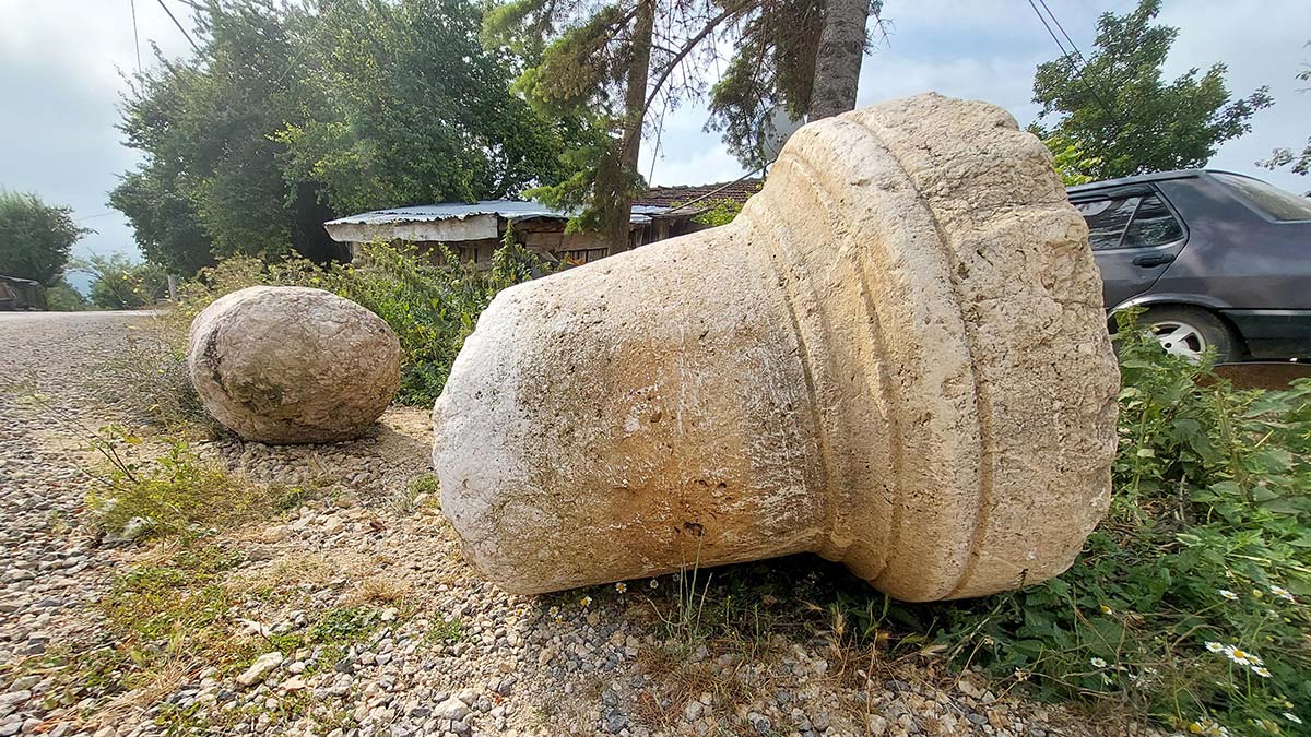 Villa bahçesindeki 2 tarihi sütun korumaya alındı