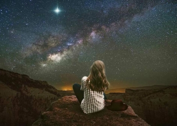 Yıldızları yorgan yaptım üstüme