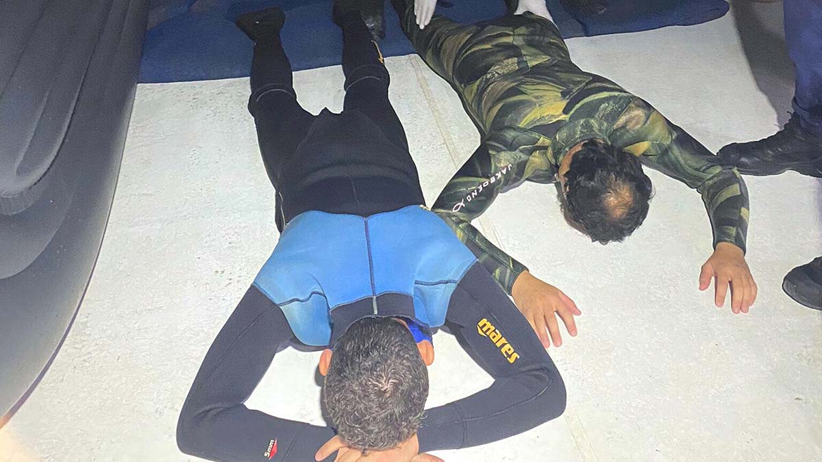 Yüzerek kaçmaya çalışan FETÖ'cüler yakalandı