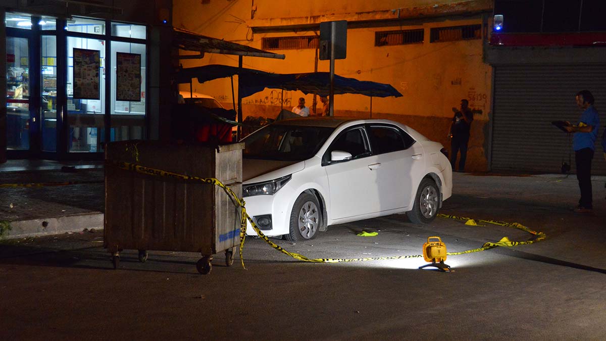 Adana'da polis ekibine silahlı saldırı