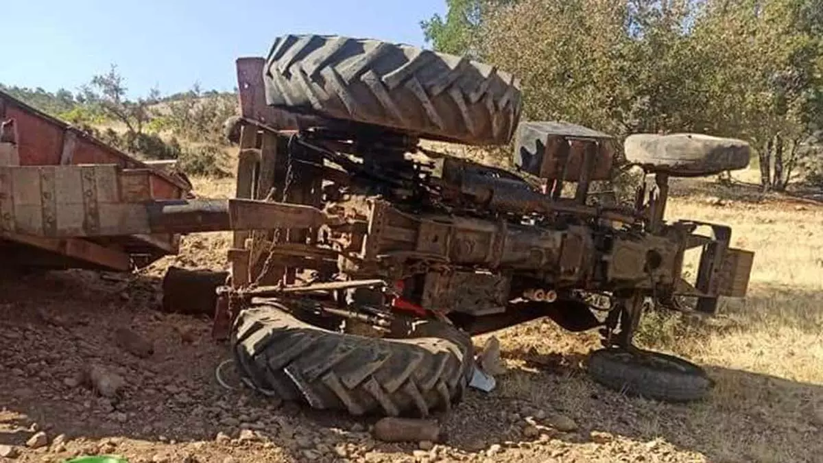 Adıyaman'da traktör devrildi; 1 ölü 8 yaralı