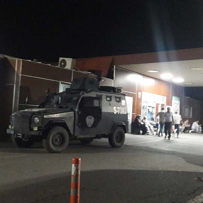 Diyarbakır'da taşlı sopalı kavga; 5 yaralı