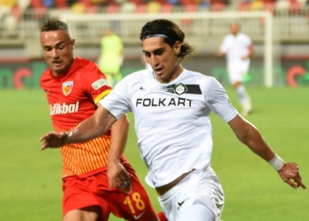 Altay Mohammad Naderi'nin peşinde