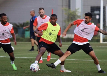 Antalyaspor'da 3 oyuncu forma giyemeyecek
