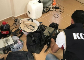 Arkeolog polisler tarihi eser kaçakçılarının izini sürüyor