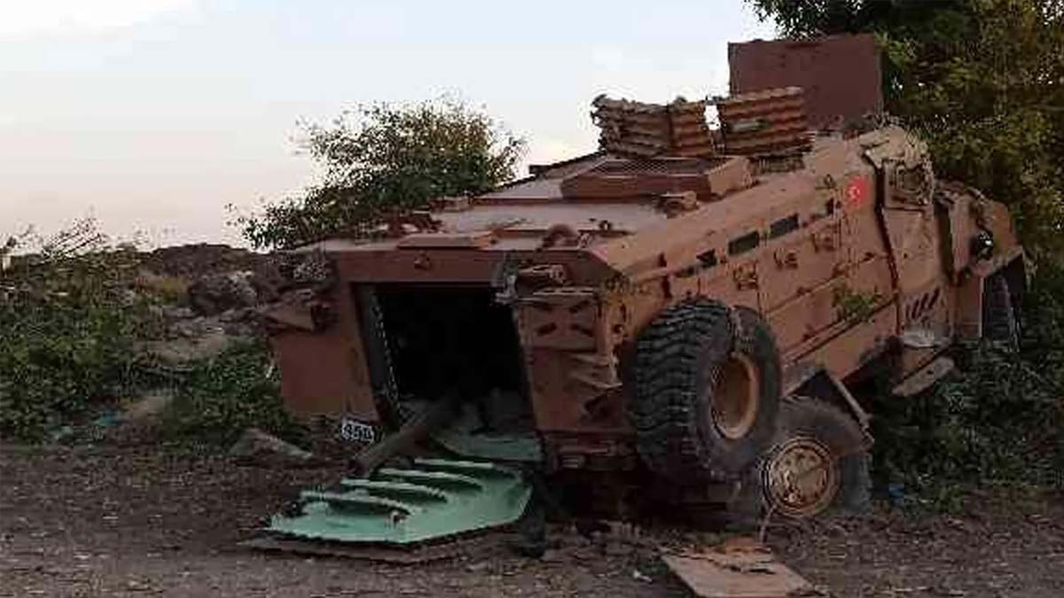 Uludere'de askeri araç devrildi; 10 yaralı