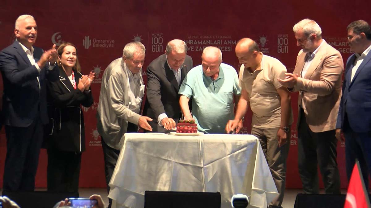 Milli Savunma Bakanı Hulisi Akar, "Dünya'da önemli değişiklikler var, etrafımızda önemli değişiklikler var biz bunları yakından takip ediyoruz. Ülkemize yönelik tehditlere karşı tedbir alıyoruz" dedi.