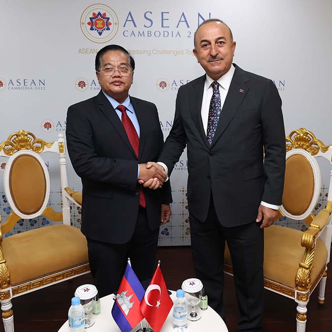 Dışişleri Bakanı Mevlüt Çavuşoğlu, Kamboçya’da Türkiye-ASEAN Sektörel Diyalog Ortaklığı Üçlü Toplantısı’na katıldı.