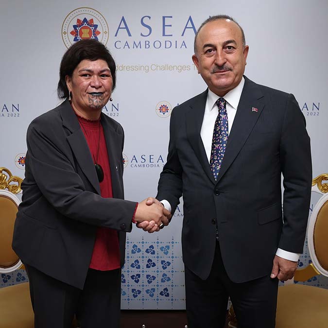 Mevlüt Çavuşoğlu Katar Dışişleri Bakanı ile görüştü