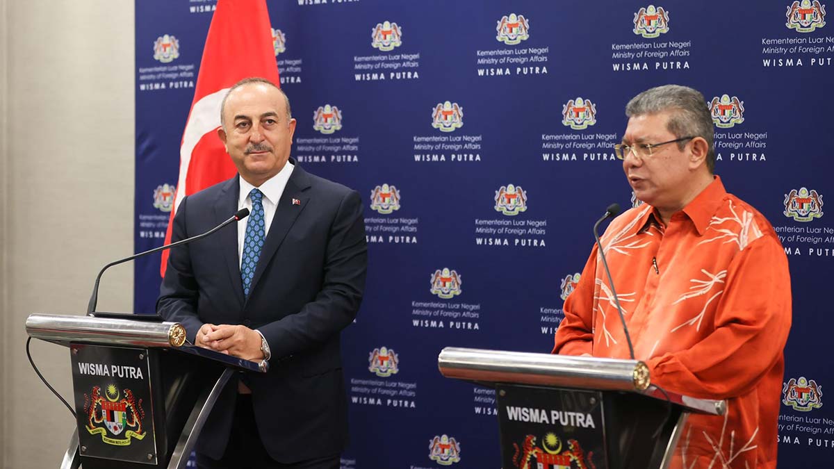 Mevlüt Çavuşoğlu'nun Malezya temasları