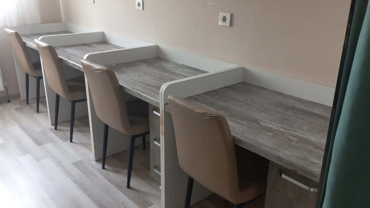 Gençlik ve Spor Bakanı Mehmet Muharrem Kasapoğlu, gençlerin seyahat ederken 81 ildeki Kredi ve Yurtlar Kurumu (KYK) yurtlarında ücretsiz konaklamasına imkan tanıyan Seyahatsever projesine şu ana kadar 50 bine yakın başvuru yapıldığını söyledi.