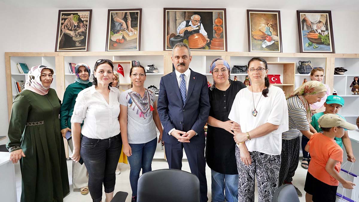 Halk eğitim merkezlerinde 12 milyon kişiye erişeceğiz