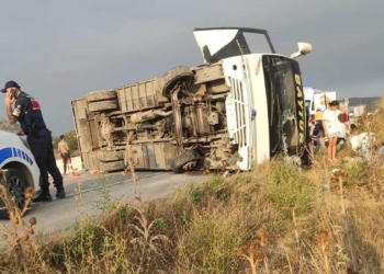 Balıkesir'de düğün dönüşü kaza; 17 yaralı