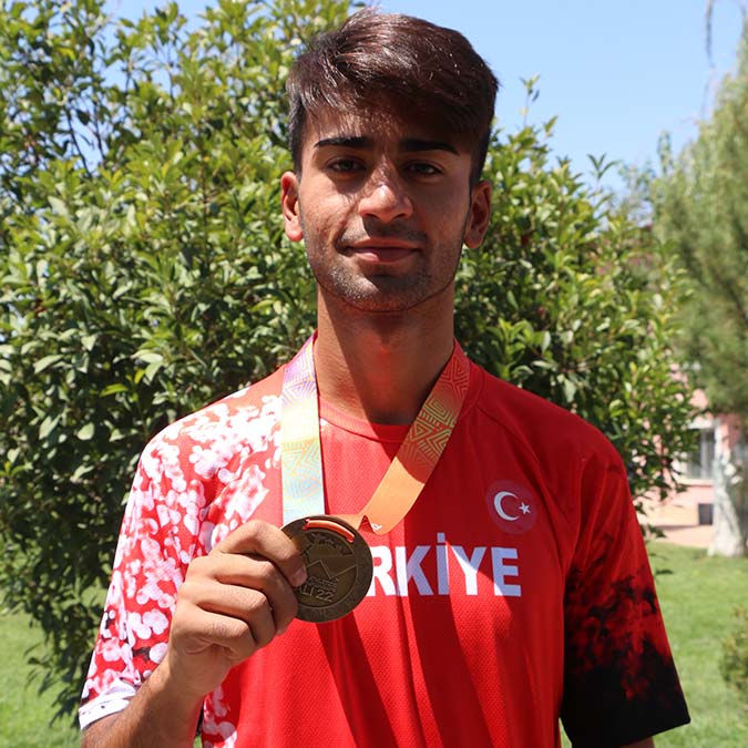 Batmanlı şampiyonlar ve antrenörleri ödüllendirildi