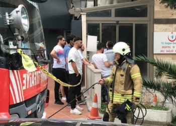 Beşiktaş'ta hastane binasında yangın