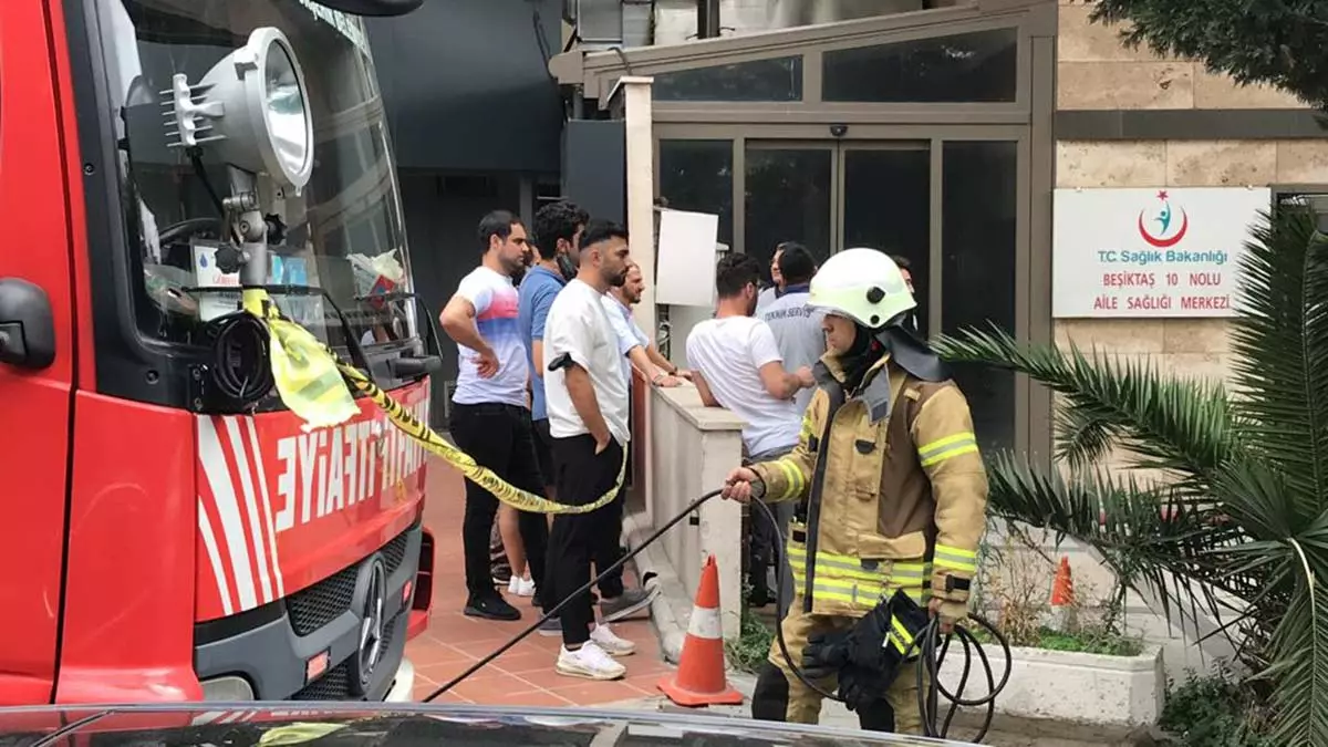 Beşiktaş'ta hastane binasında yangın