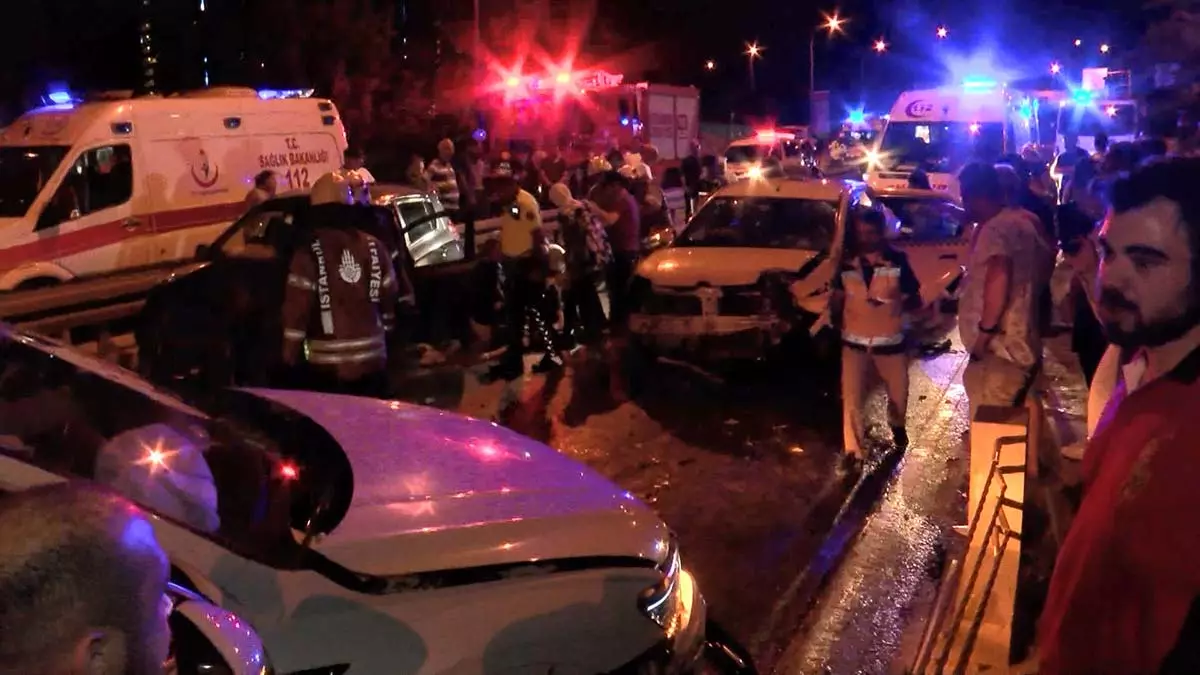 Beşiktaş'ta navigasyon kazası; 7 yaralı