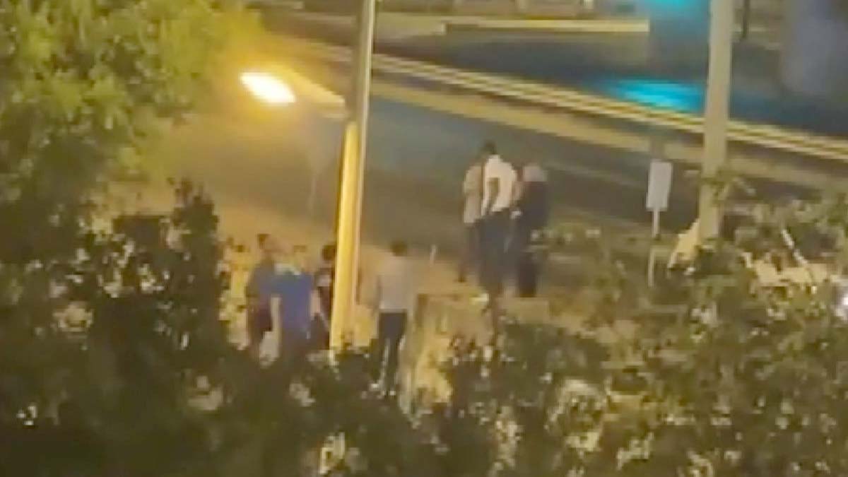 Büyükçekmece'de eşini sokak ortasında dövdü