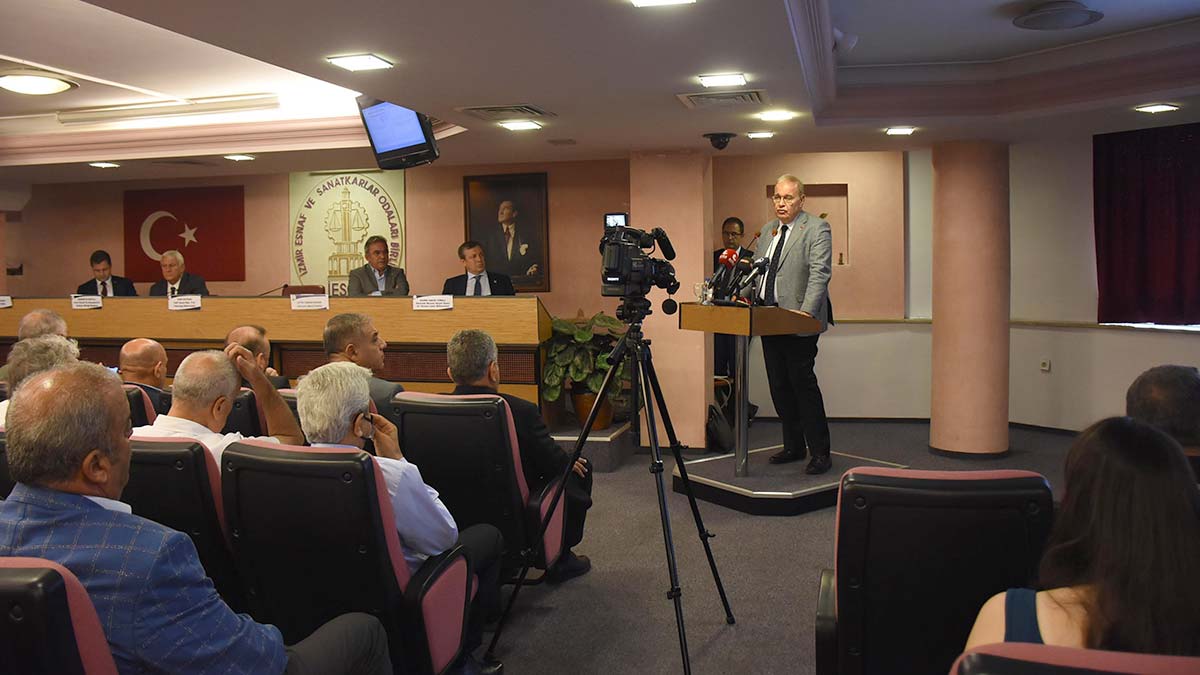 CHP Genel Başkan Yardımcısı Faik Öztrak, "Kuvvetler ayrılığını güçlendireceğiz. Tarafsız cumhurbaşkanı olacak. Yeni bir seçim yasası olacak. Siyasi ahlak yasasını çıkaracağız" dedi.