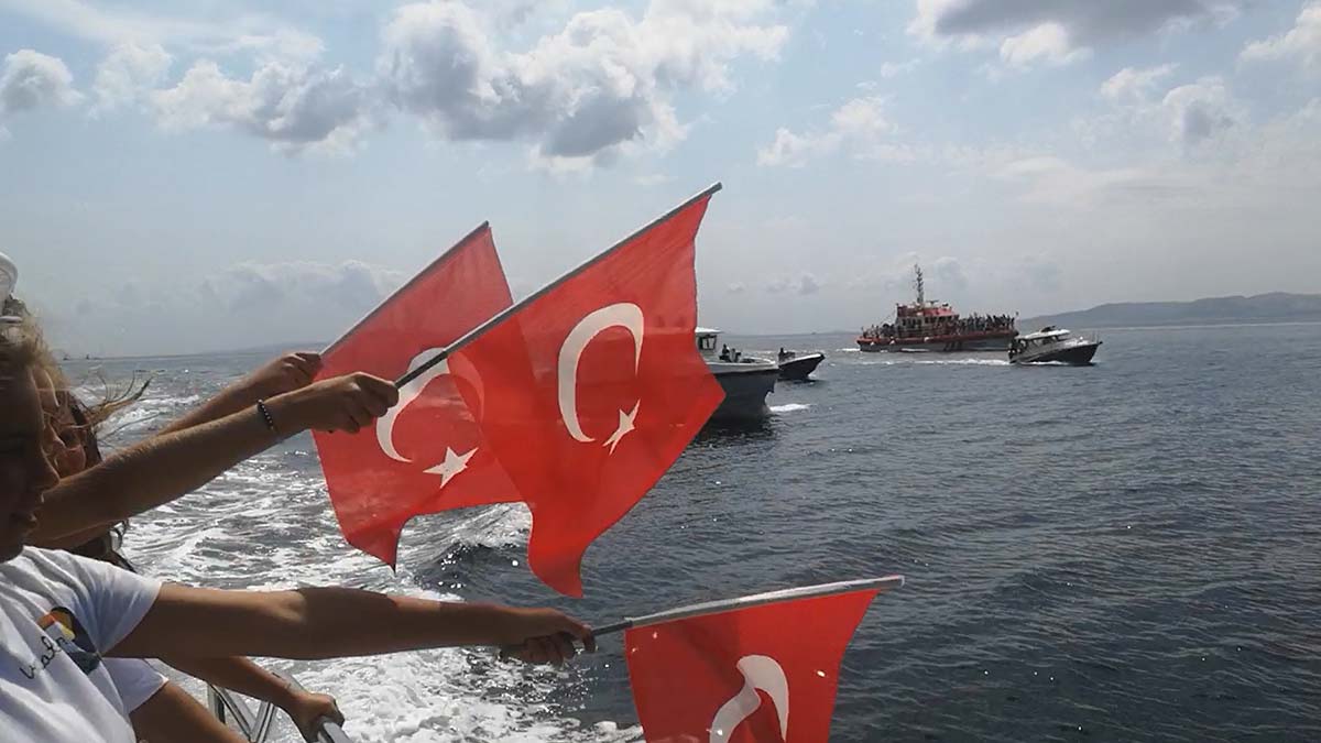 30 Ağustos teknelerle oluşturulan konvoyla kutlandı