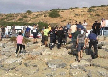 Denize düşen oğlunu kurtarmak isterken boğuldu