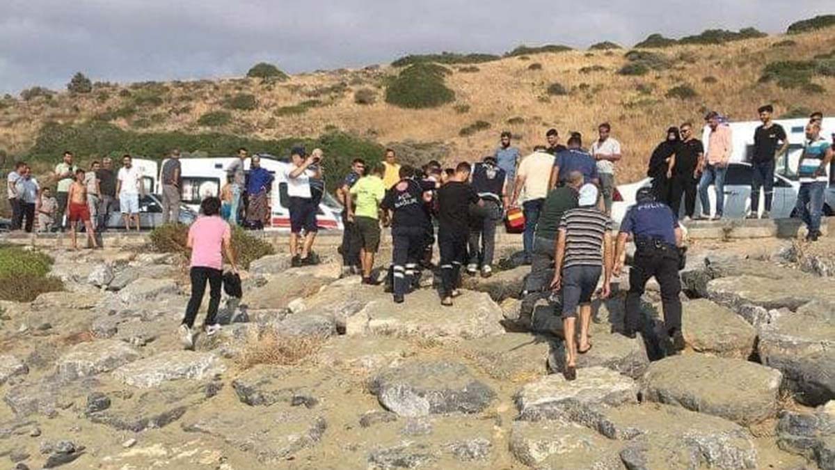 Denize düşen oğlunu kurtarmak isterken boğuldu