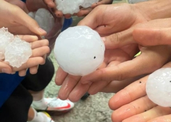 İspanya'da dolu yağışı