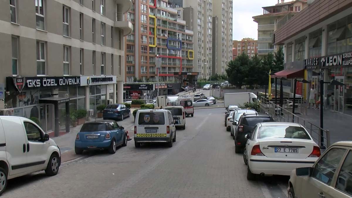 Esenyurt'ta SGK memuru evinde ölü bulundu