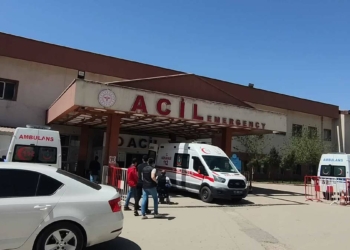 Eşini ve 3 kızını pompalı tüfekle öldürdü