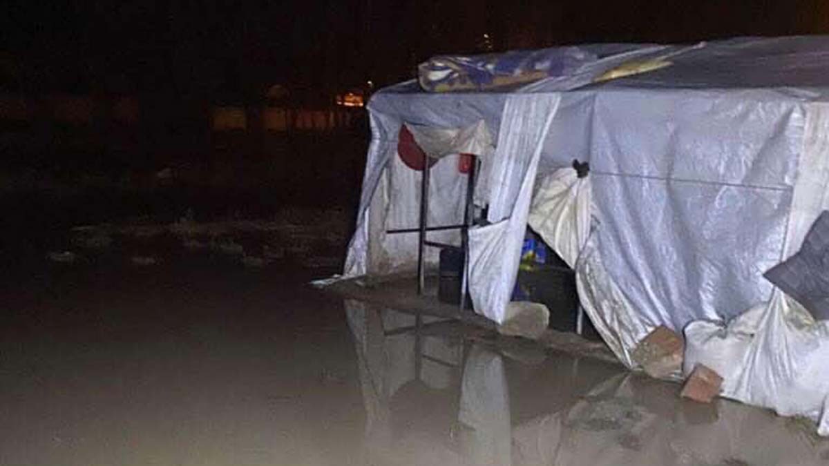 Mevsimlik tarım işçilerinin çadırlarını su bastı