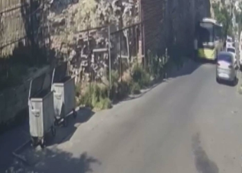 Yayaya İETT otobüsü çarptı