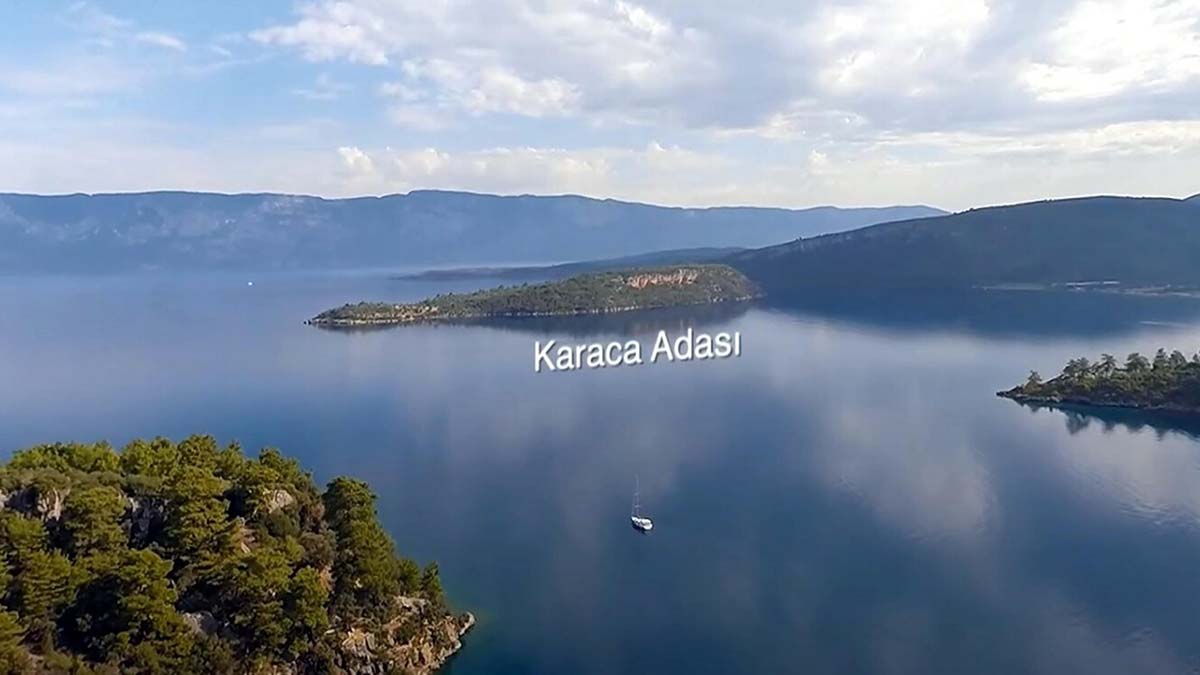 Muğla'nın Gökova Körfezi'nde, 316 bin metrekare büyüklüğündeki özel tapulu Karaca Adası'nın satış fiyatı güncellenerek 360 milyon liradan 444 milyon liraya yükseltildi.