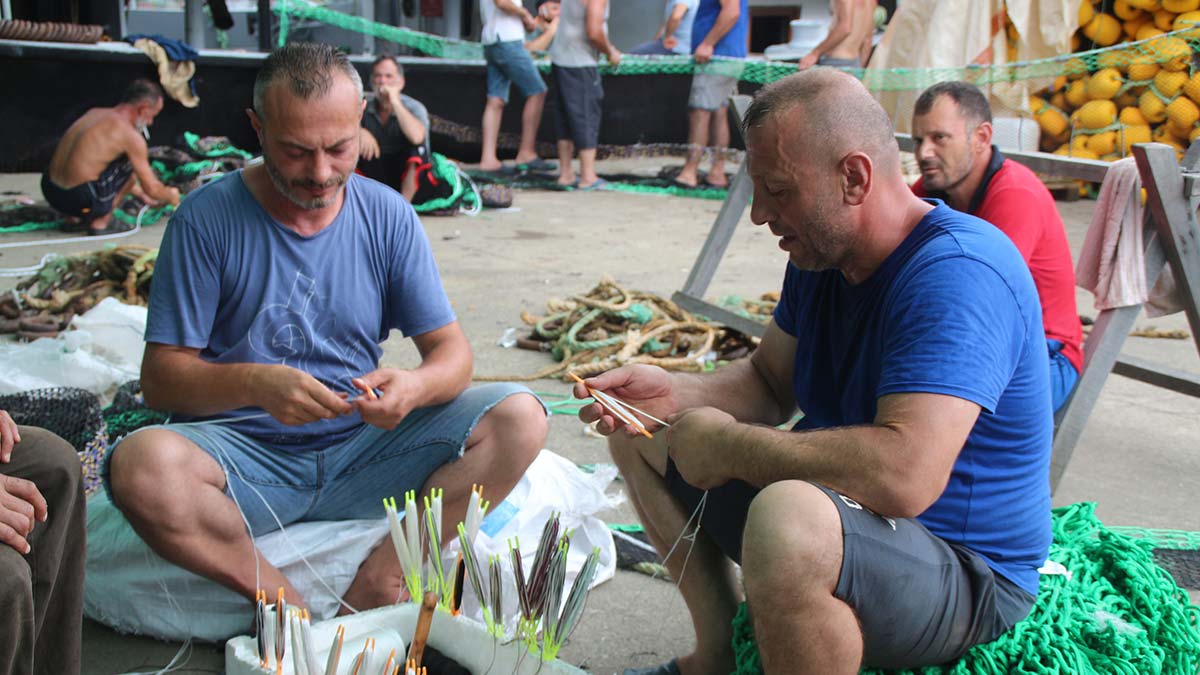 15 Nisan'da başlayan dip trol ve gırgır ağları ile avcılık için genel av yasağı, 1 Eylül itibarıyla sona erecek, balıkçılar da ‘vira bismillah’ diyecek, vatandaş bu sene bol bol balık yiyecek.