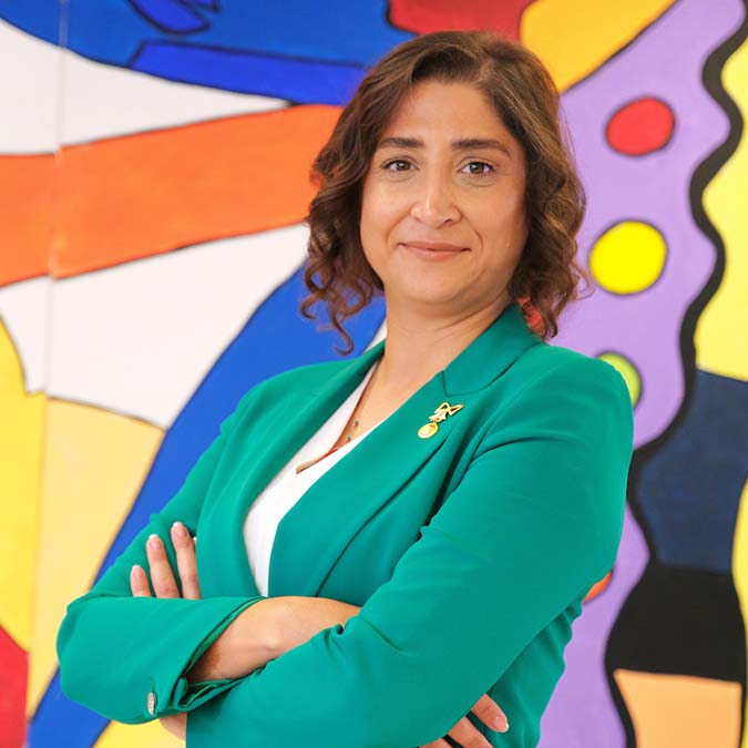 Eraslan Okulu Eğitimden Sorumlu Genel Müdür Yardımcısı Nur Canbaz, “İki dilli yetişen çocukların çok yönlü düşünme ve analiz etme yeteneği gelişiyor” dedi.