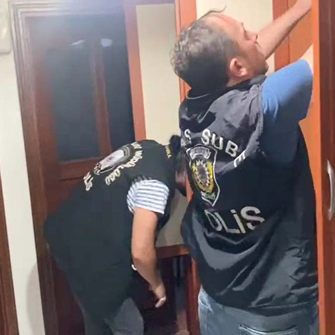 İnternette eşya satanları dolandıran şebeke yakalandı