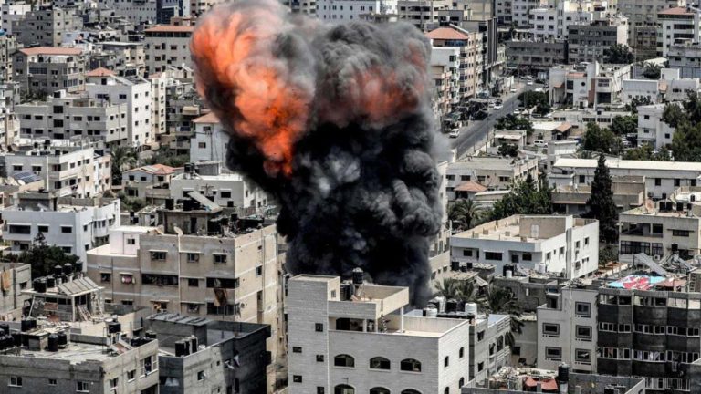 İsrail’in Gazze’ye saldırılarında 44 kişi yaşamını yitirdi